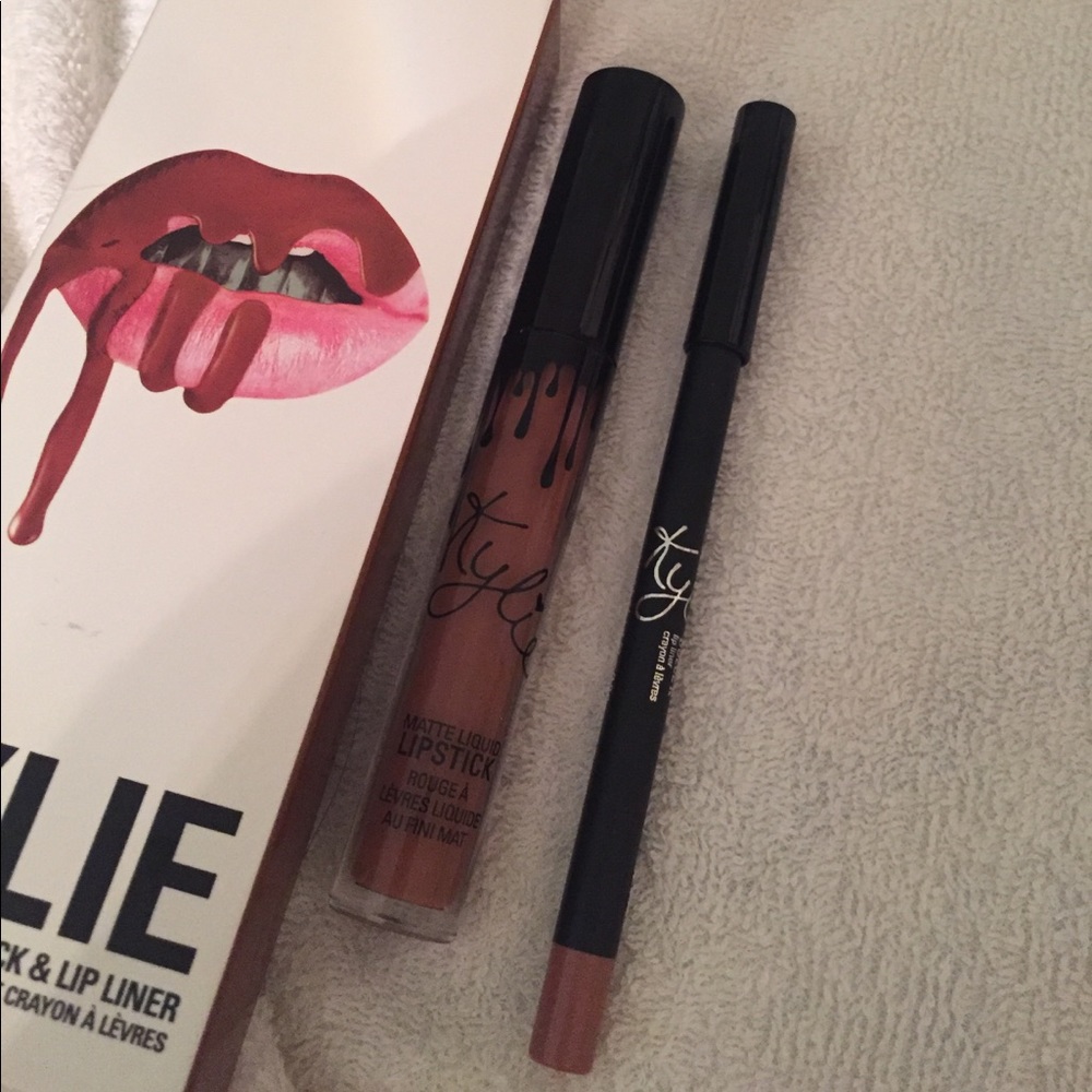 Kylie Matte Liquid Lipstick and liner in Dolce K